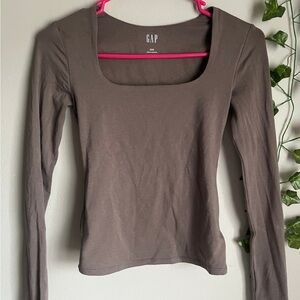 BROWN GAP SHIRT SQUARE NECK